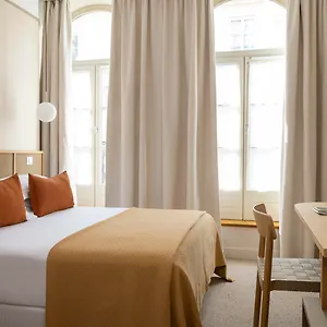 Hotel Joe M, Parigi